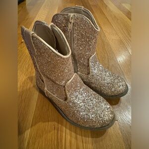 Toddler sparkle boots. So cute!